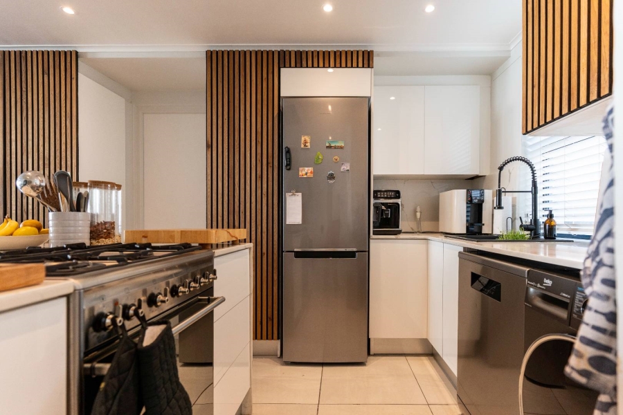 To Let 2 Bedroom Property for Rent in Sea Point Western Cape